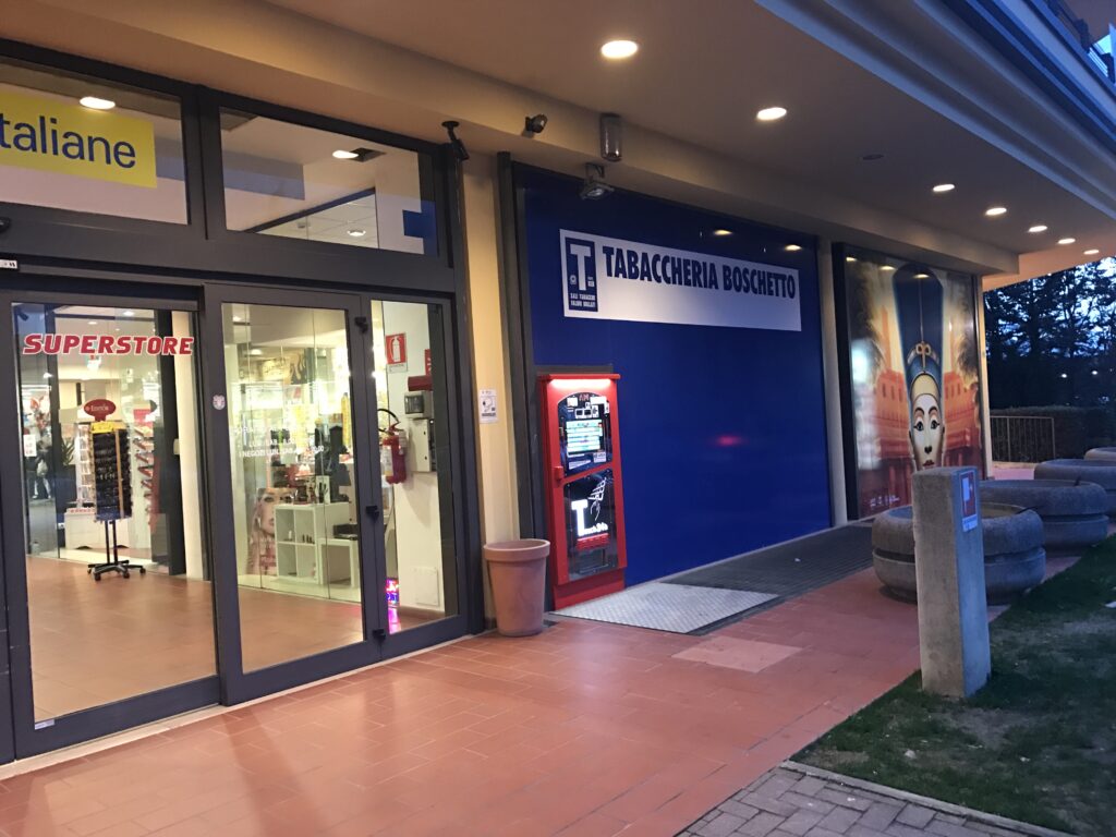 riccione; tabaccheria; il boschetto;