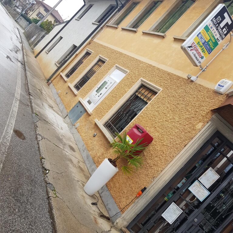 esterno; BARBEFRA' Bar Tabacchi e More; Udine
