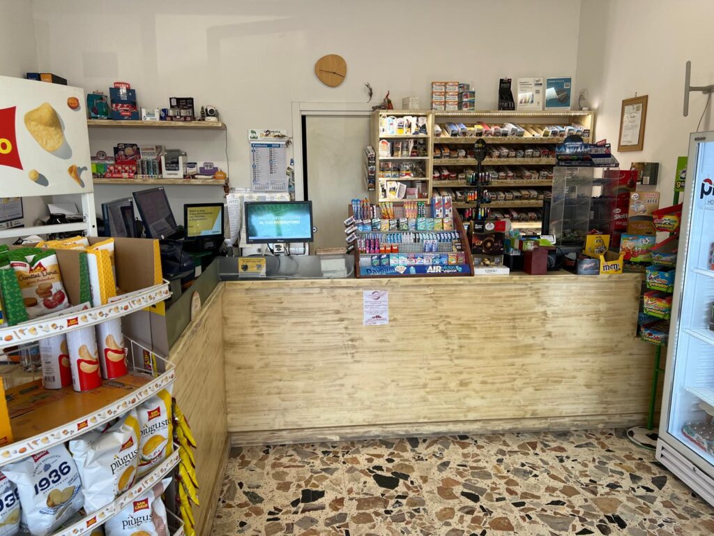 Interno; Tabacchi; Salerno; Vendesi;