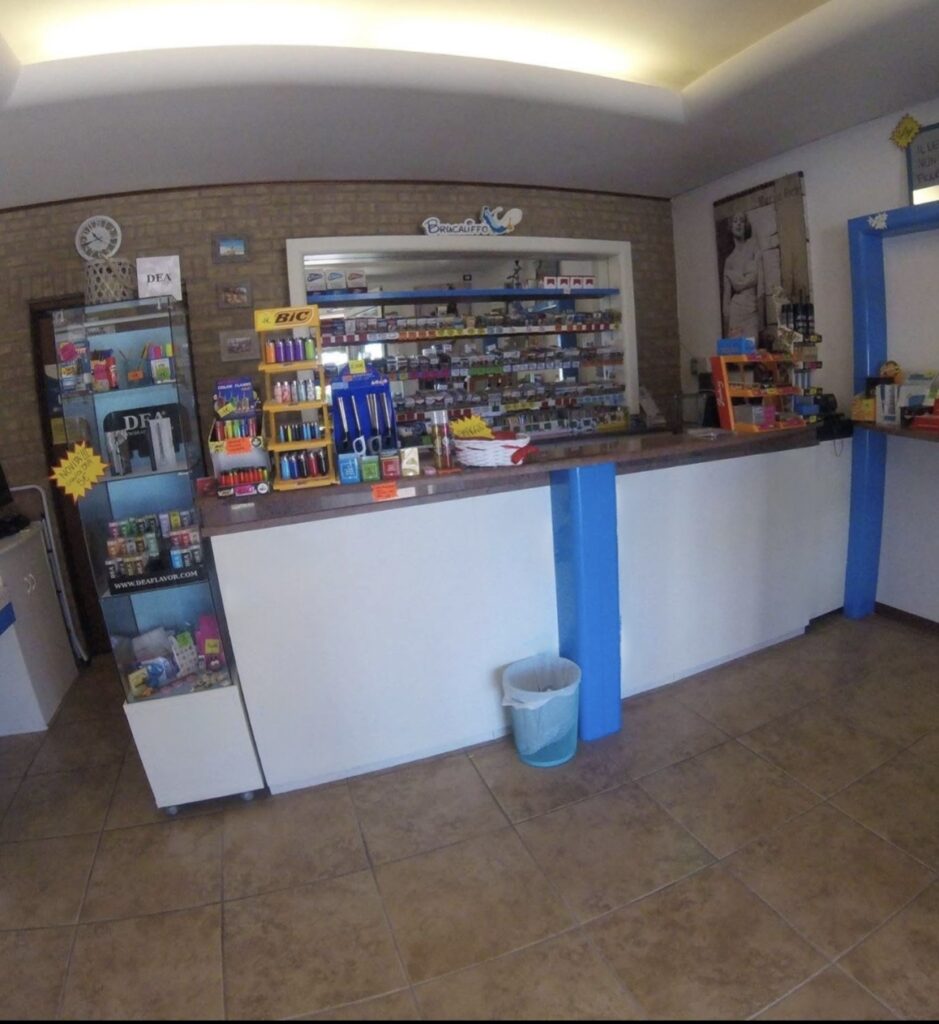 foto interno; Tabacchi; Villadose; Rovigo;