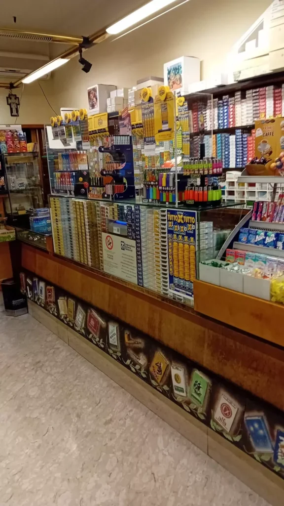 interno; Tabacchi Pisa;