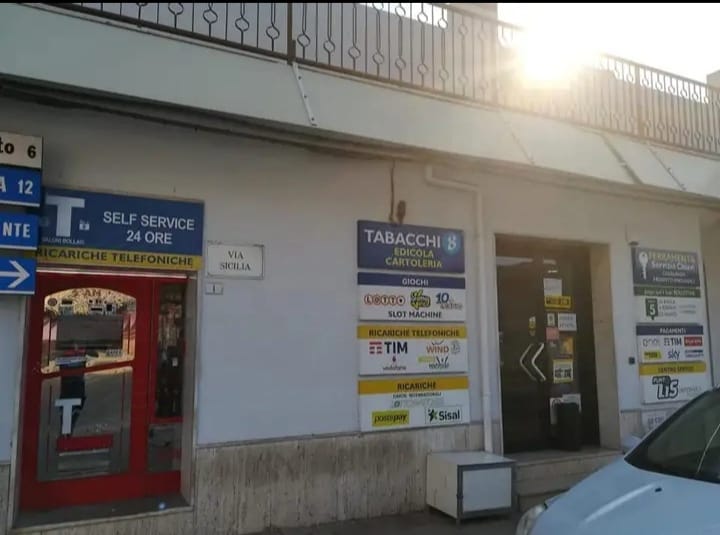 Tabaccheria Ferramenta a Roccazzo