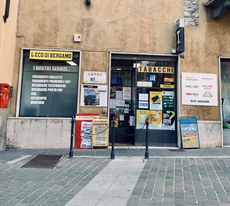 Tabacchi; Edicola; Foto esterno; Alzano, Bergamo;