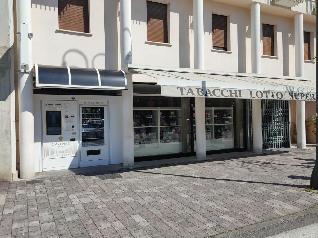 Esterno Tabacchi ; Taglio di Po; Rovigo; Moretto;
