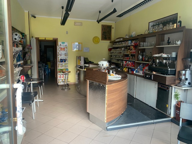 foto interno; Tabaccheria Vische Torino;