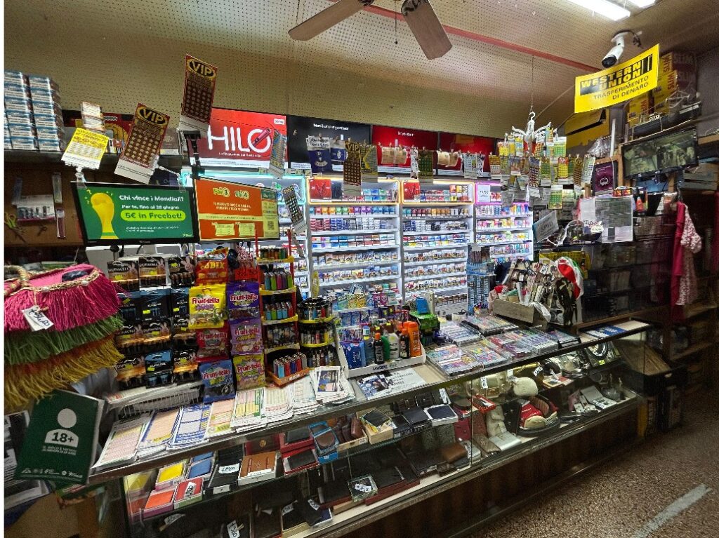 Foto interno Tabaccheria a Riviera Ligure; Biamonti;