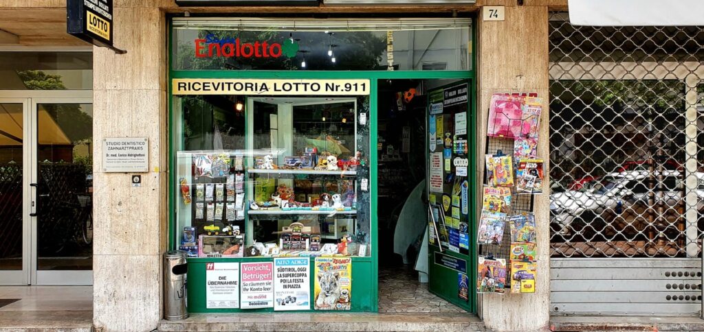 tabacchi; Tabaccheria a Bolzano; Esterno;